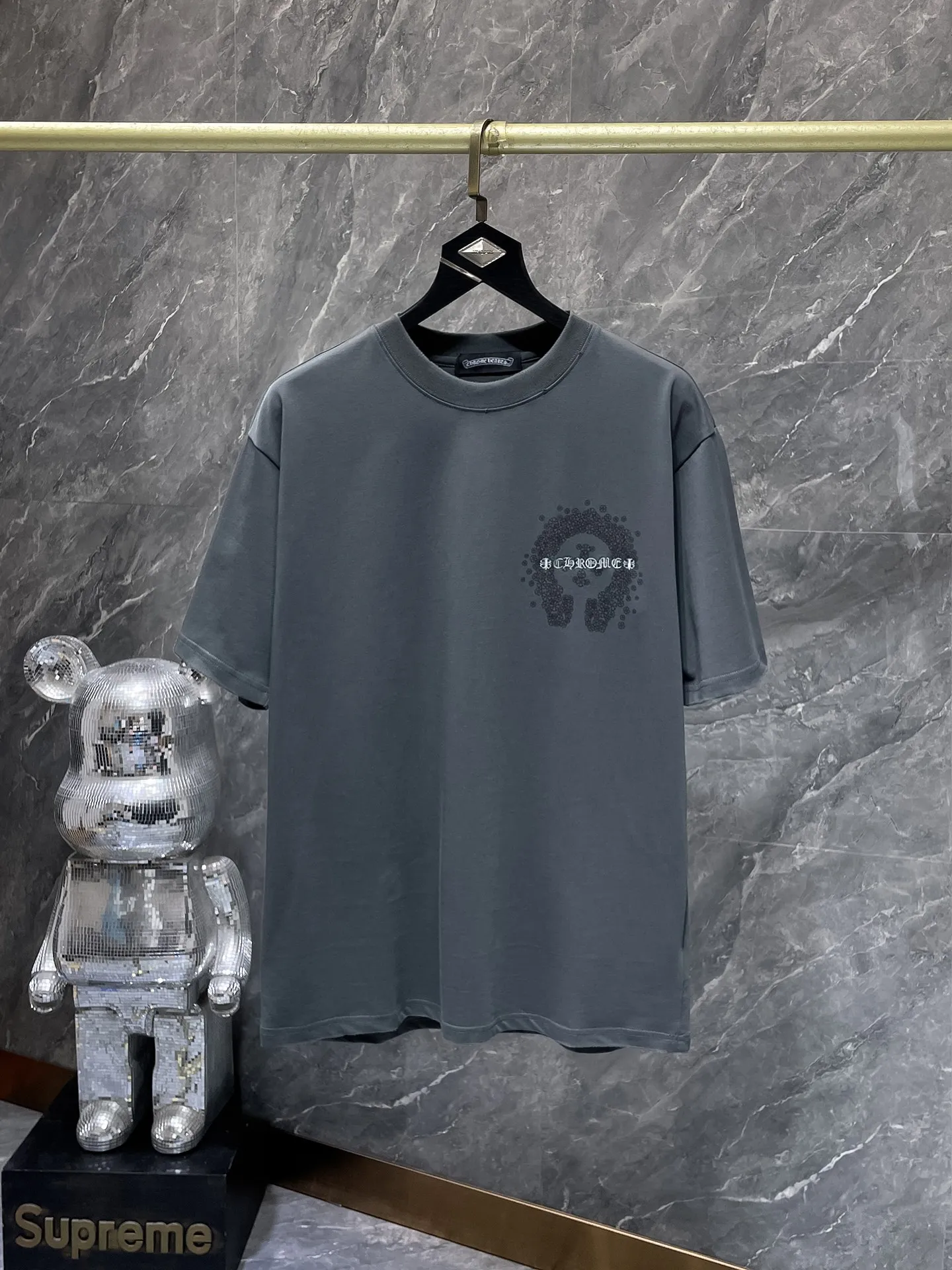 P180 New for summer Chrome Hearts 25ss frayed version, high weight, environmentally friendly, high-quality top-grade fabric, 280g Cromat hoof Sanskrit cross embroidery, hand-painted short sleeves, vacuum embroidery method! Heavy embroidery! ! ! Tens of thousands of needles! ! Counter synchronization 1:1 replica version Recommended colors: black white gray code size: S, M, L, XL